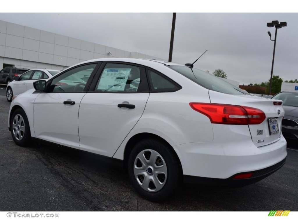 2015 Focus S Sedan - Oxford White / Charcoal Black photo #22