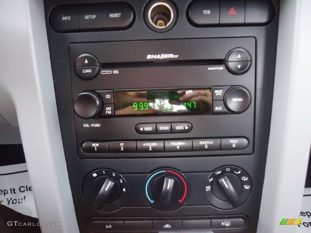2006 Ford Mustang V6 Premium Coupe Controls Photo #103259963