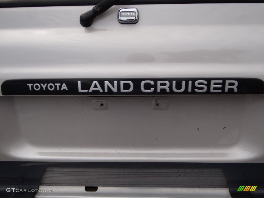 1995 Toyota Land Cruiser Standard Land Cruiser Model Marks and Logos Photo #103271708