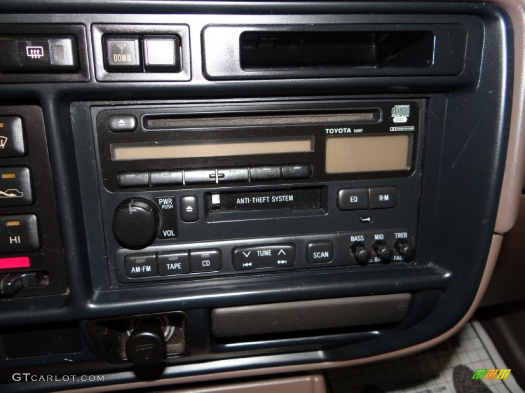 1995 Land Cruiser  - Desert Dune Metallic / Beige photo #31