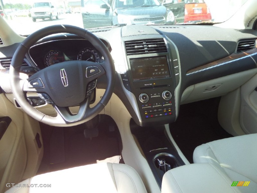 White Sands Interior 2015 Lincoln MKC FWD Photo #103282711