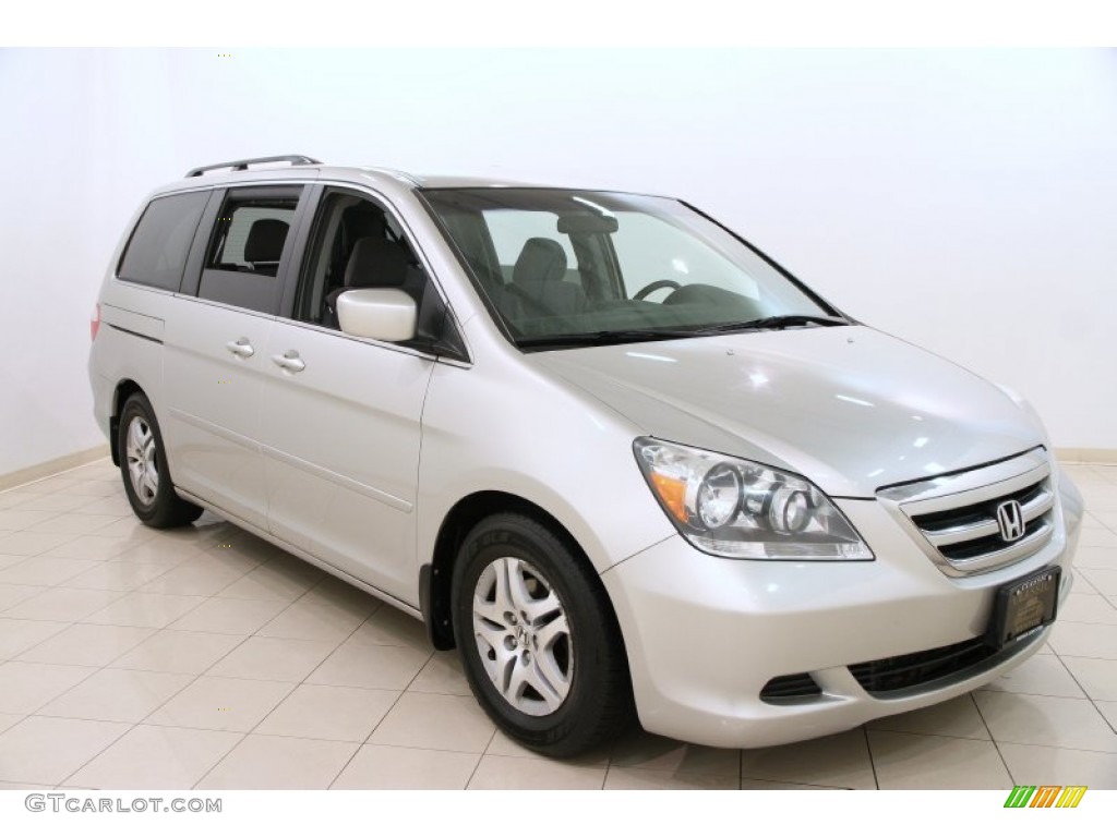 Silver Pearl Metallic Honda Odyssey