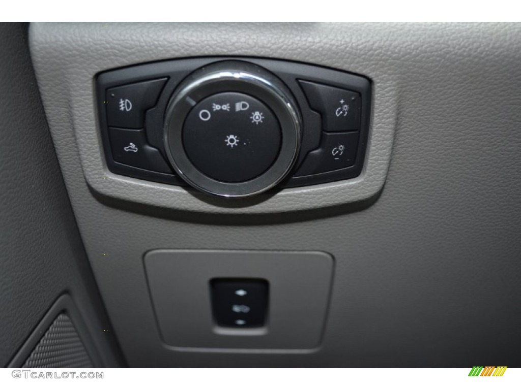 2015 Ford F150 XLT SuperCrew 4x4 Controls Photo #103287724