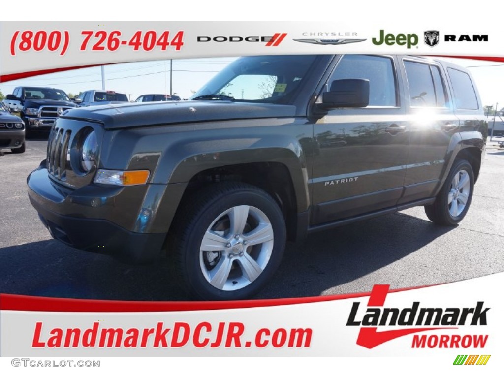 2015 Patriot Latitude - Eco Green Pearl / Dark Slate Gray photo #1