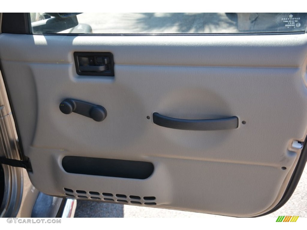 2004 Wrangler Sport 4x4 - Light Khaki Metallic / Khaki photo #17