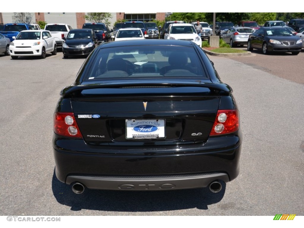 2005 GTO Coupe - Phantom Black Metallic / Black photo #4