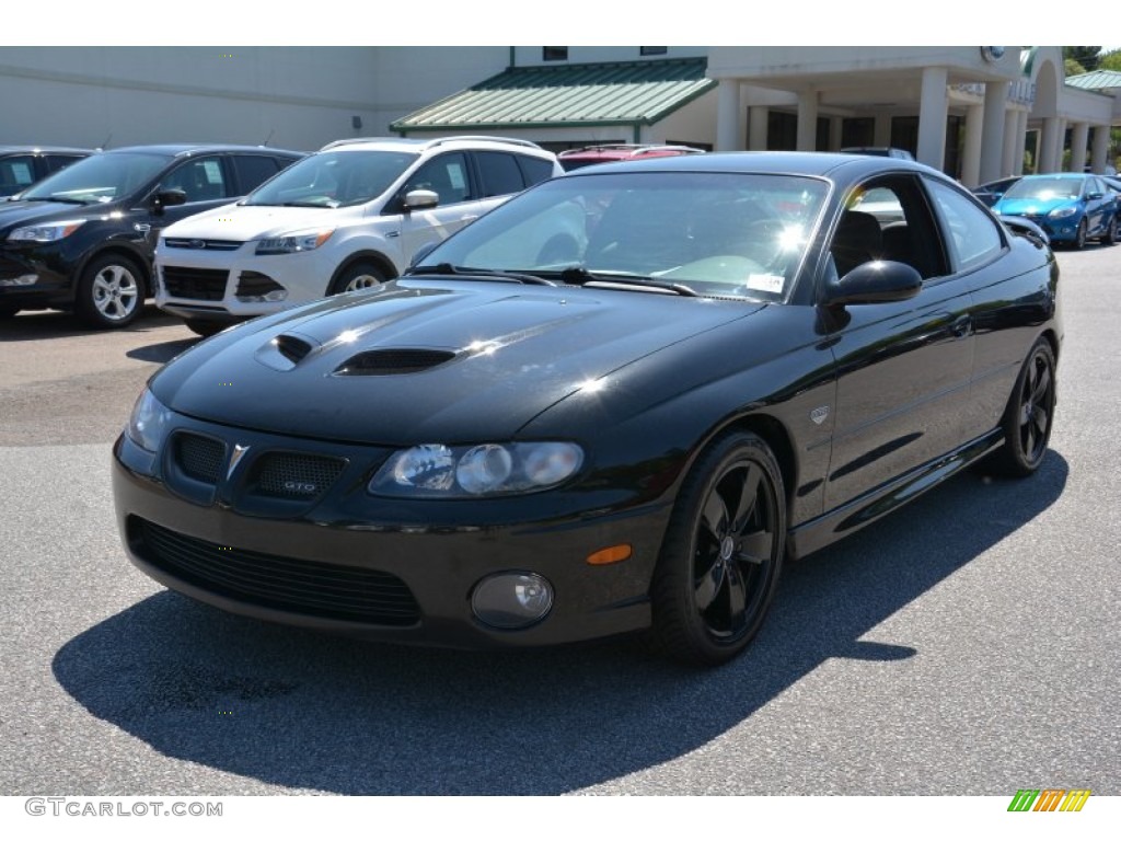 2005 GTO Coupe - Phantom Black Metallic / Black photo #7