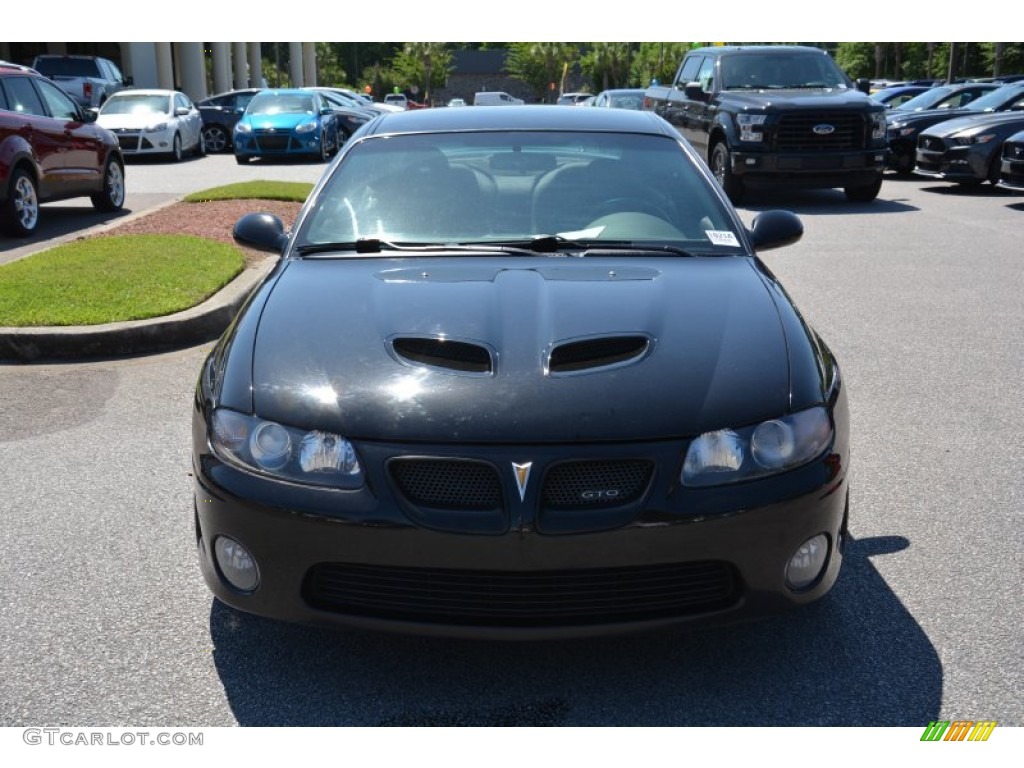 2005 GTO Coupe - Phantom Black Metallic / Black photo #8