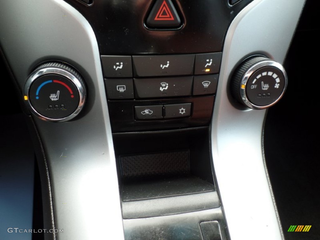 2014 Chevrolet Cruze LT Controls Photo #103299424