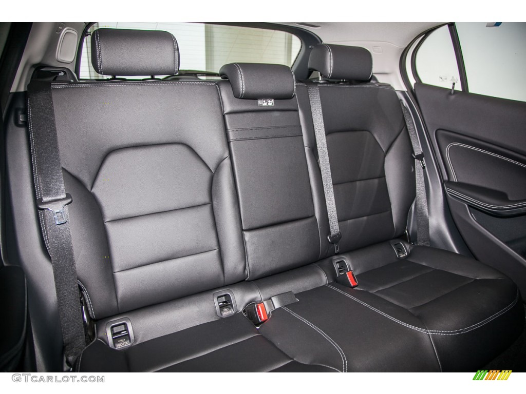 2015 Mercedes-Benz GLA 250 4Matic Rear Seat Photos