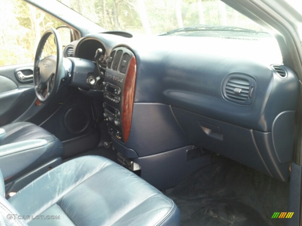 2003 Town & Country Limited - Butane Blue Pearl / Navy Blue photo #9