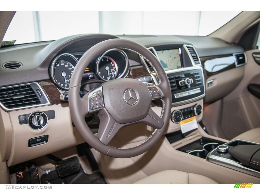 2015 Mercedes-Benz ML 350 Dashboard Photos