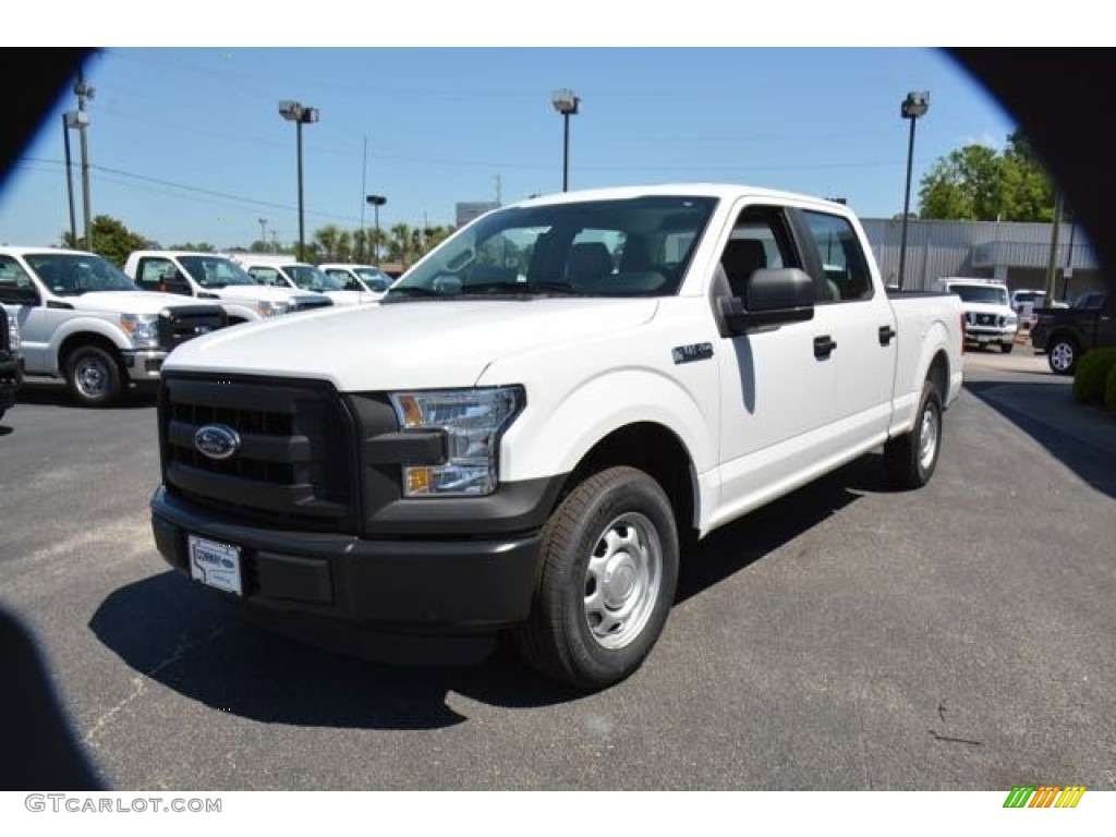2015 F150 XLT SuperCrew - Oxford White / Medium Earth Gray photo #1