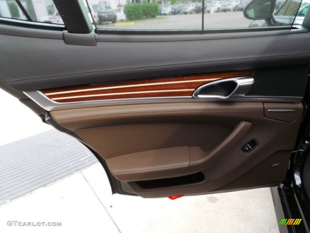 2015 Porsche Panamera Turbo Black/Saddle Brown Door Panel Photo #103309006