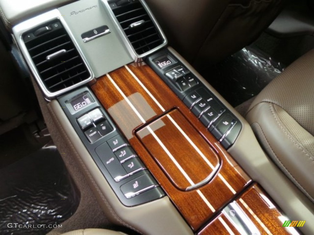 2015 Porsche Panamera Turbo Controls Photo #103309069