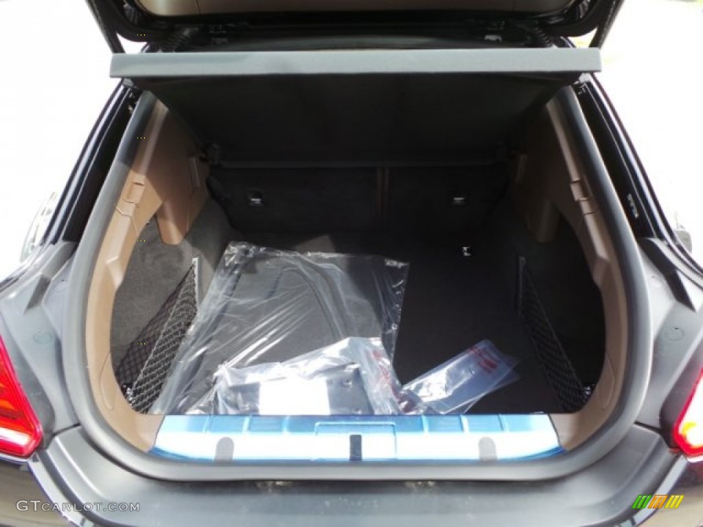 2015 Porsche Panamera Turbo Trunk Photo #103309132