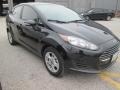 Tuxedo Black - Fiesta SE Sedan Photo No. 1
