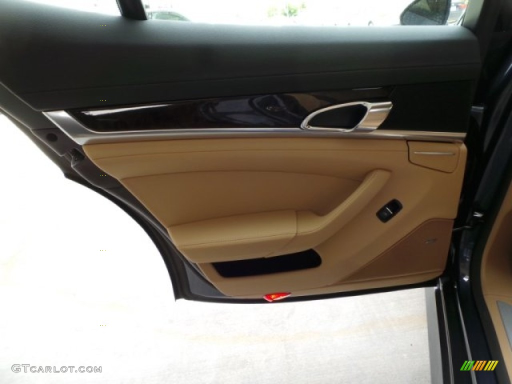 2015 Porsche Panamera S Door Panel Photos