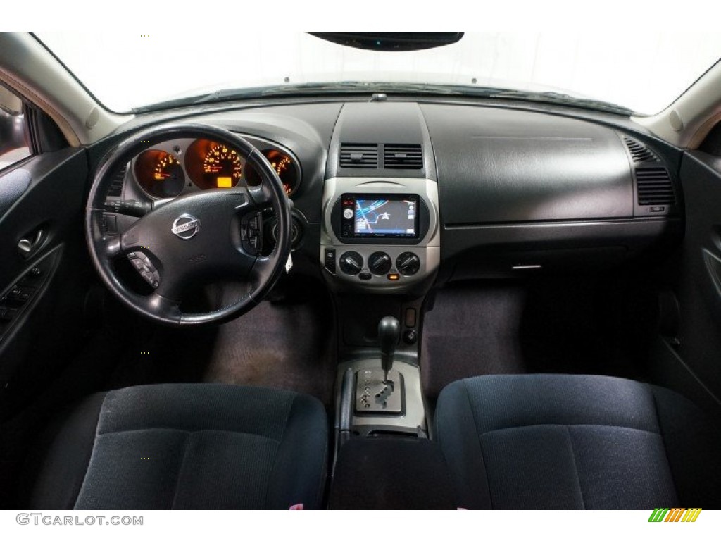 Charcoal Interior 2004 Nissan Altima 2.5 S Photo #103312321