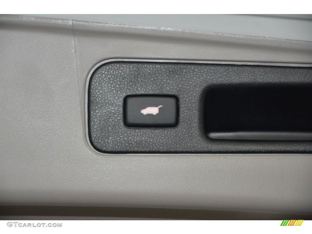 2015 Pilot EX-L - Taffeta White / Gray photo #22