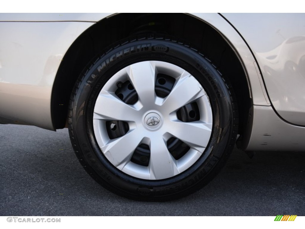 2007 Toyota Camry LE Wheel Photos