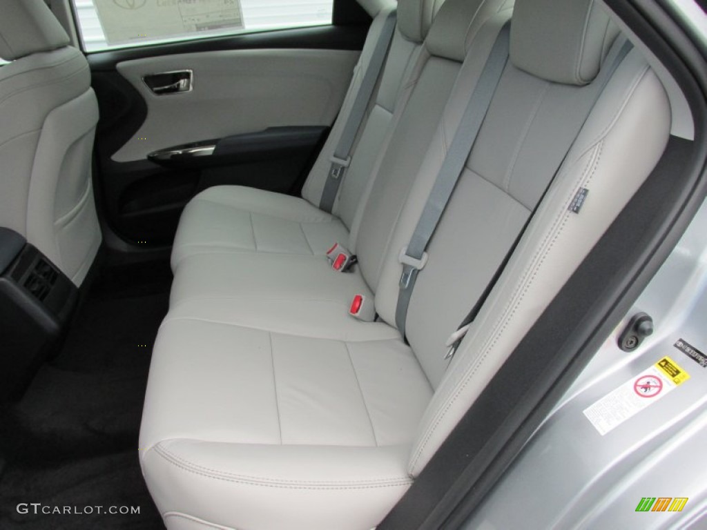 2015 Toyota Avalon XLE Premium Rear Seat Photos