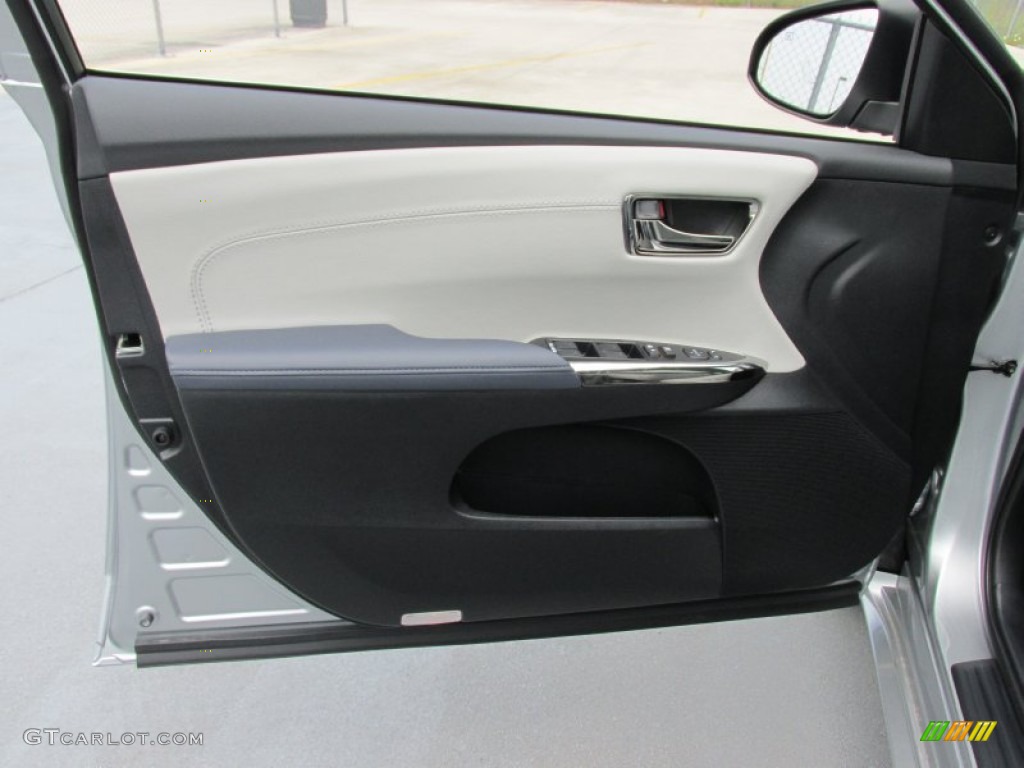 2015 Toyota Avalon XLE Premium Light Gray Door Panel Photo #103325902