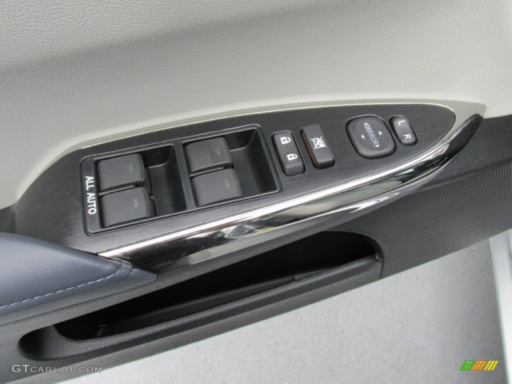 2015 Toyota Avalon XLE Premium Controls Photo #103325926