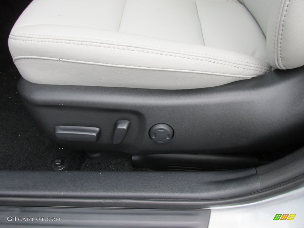 2015 Avalon XLE Premium - Celestial Silver Metallic / Light Gray photo #22
