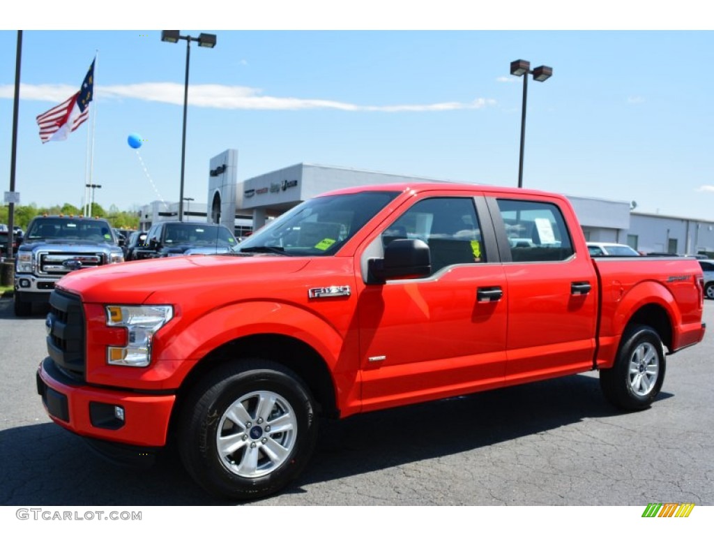 2015 F150 XL SuperCrew - Race Red / Medium Earth Gray photo #3