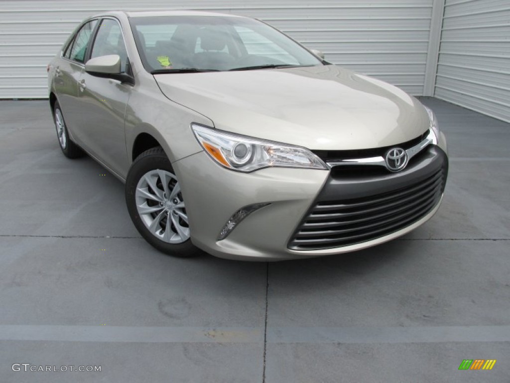 Creme Brulee Mica 2015 Toyota Camry LE Exterior Photo #103327898