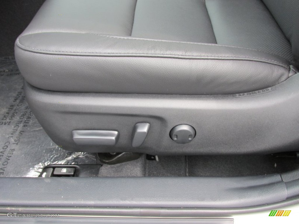 2015 Camry LE - Creme Brulee Mica / Black photo #22