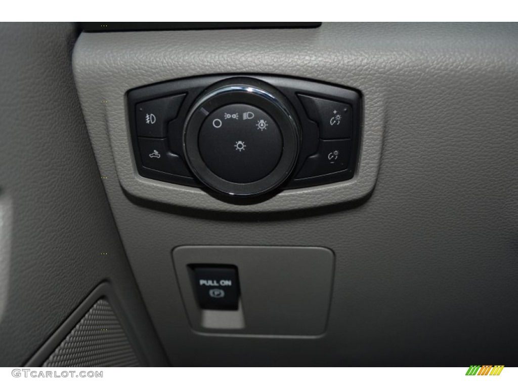 2015 Ford F150 XL SuperCrew Controls Photos