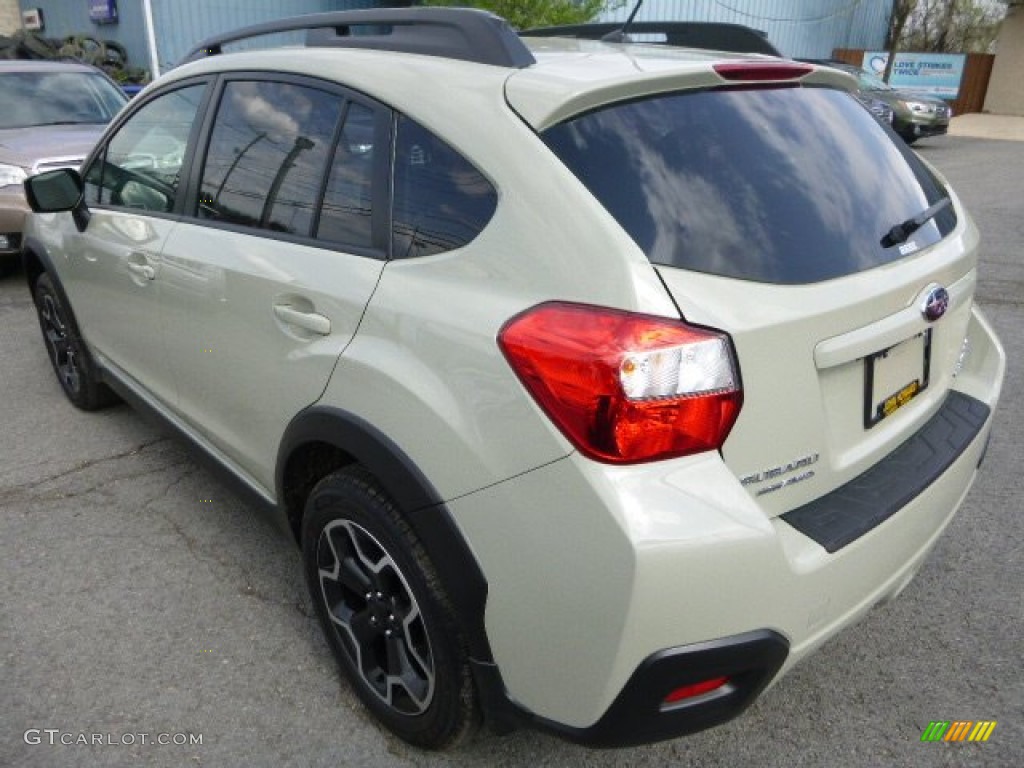 2015 XV Crosstrek 2.0i Premium - Desert Khaki / Black photo #6