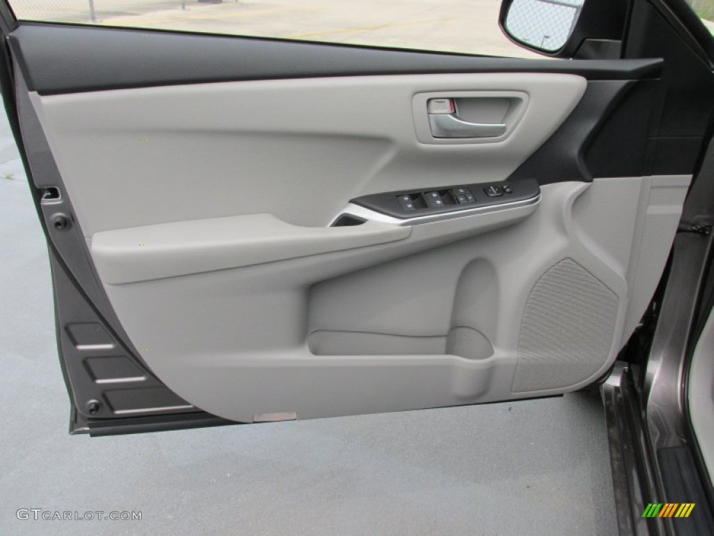 2015 Camry LE - Predawn Gray Mica / Ash photo #19