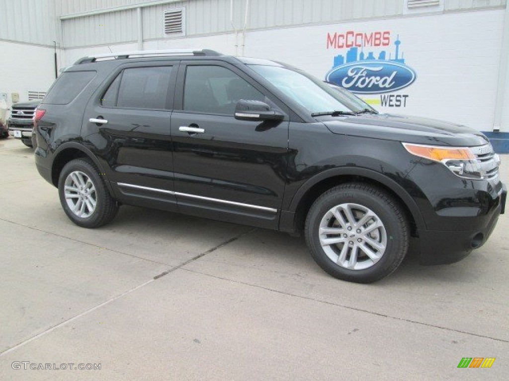 2015 Explorer XLT - Tuxedo Black / Charcoal Black photo #1