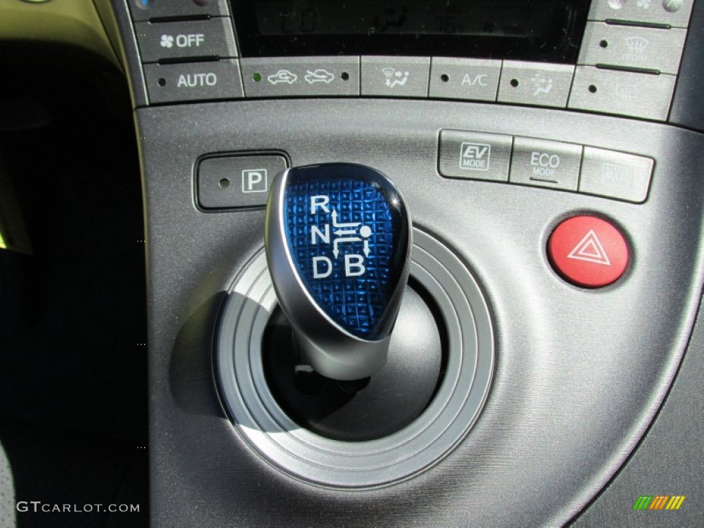 2015 Prius Two Hybrid - Blizzard Pearl / Dark Gray photo #29