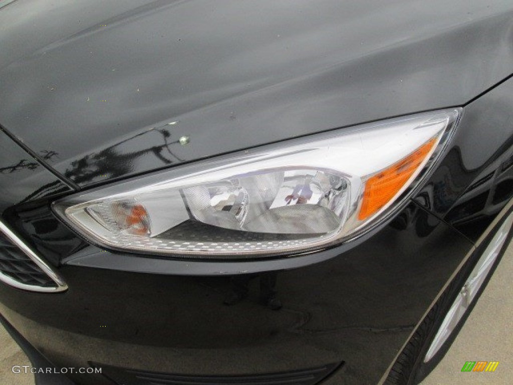 2015 Focus SE Sedan - Tuxedo Black Metallic / Charcoal Black photo #8
