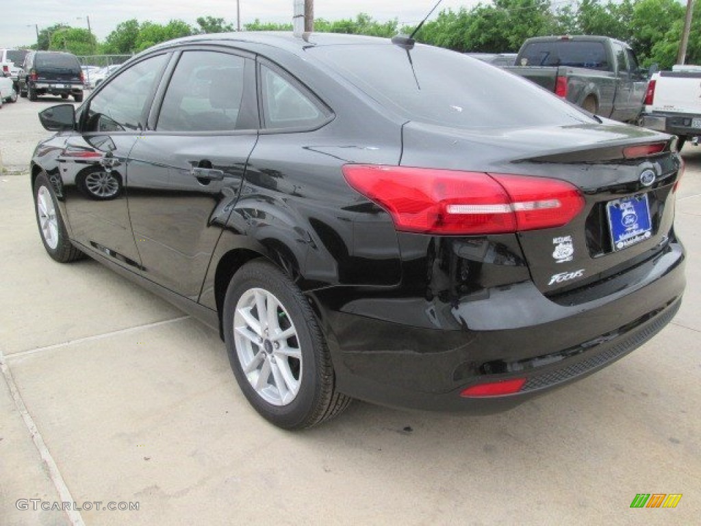 2015 Focus SE Sedan - Tuxedo Black Metallic / Charcoal Black photo #9