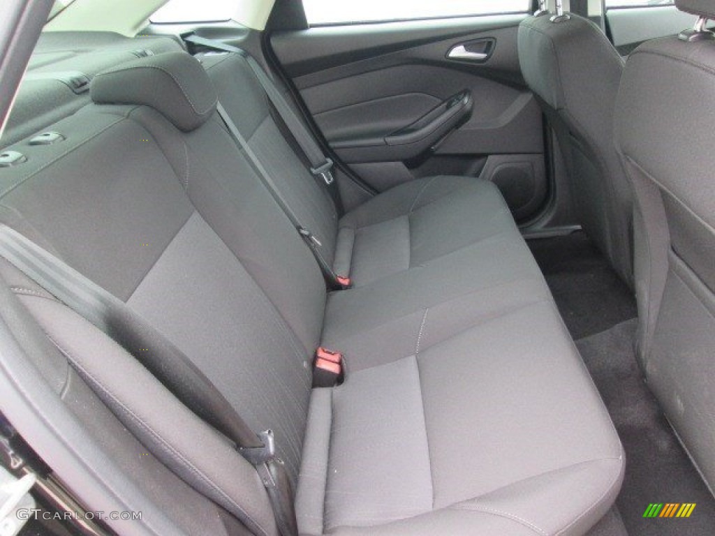 2015 Focus SE Sedan - Tuxedo Black Metallic / Charcoal Black photo #16