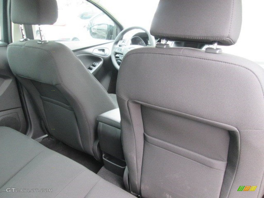 2015 Focus SE Sedan - Tuxedo Black Metallic / Charcoal Black photo #17