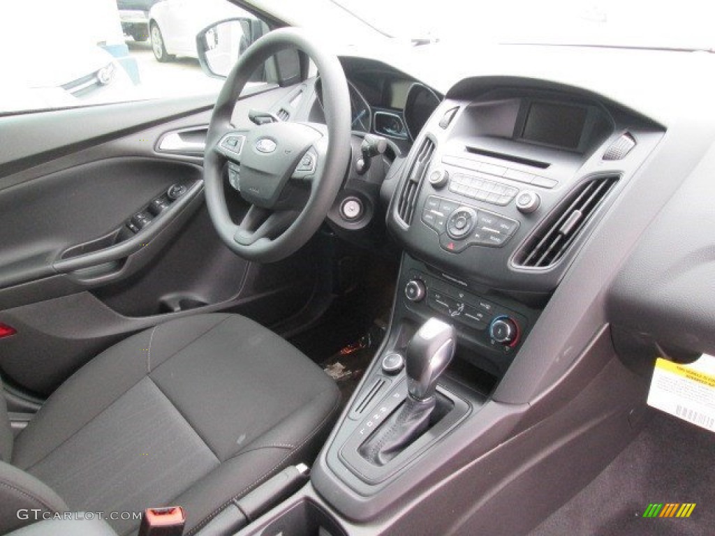 2015 Focus SE Sedan - Tuxedo Black Metallic / Charcoal Black photo #21