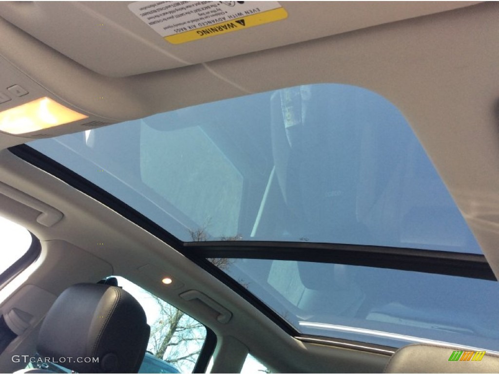 2014 Volkswagen Touareg V6 Lux 4Motion Sunroof Photos