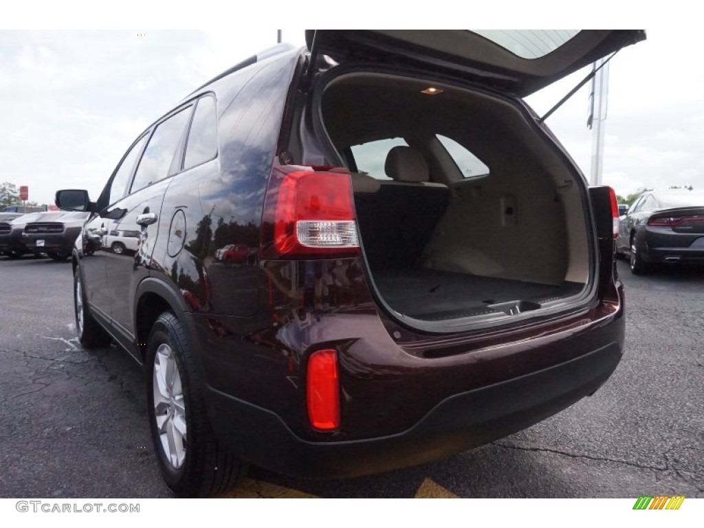 2015 Sorento LX - Dark Cherry / Beige photo #16