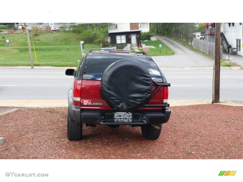 2004 Blazer LS 4x4 - Dark Cherry Red Metallic / Graphite Gray photo #4