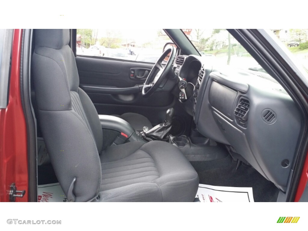 2004 Blazer LS 4x4 - Dark Cherry Red Metallic / Graphite Gray photo #13