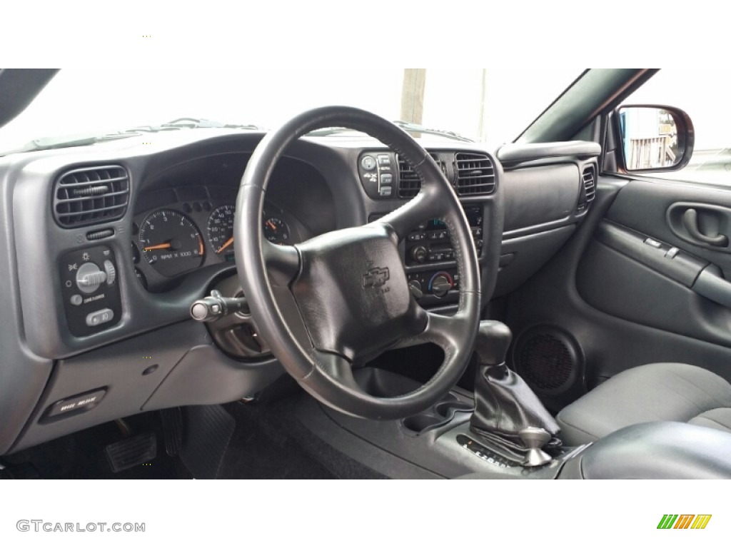 2004 Blazer LS 4x4 - Dark Cherry Red Metallic / Graphite Gray photo #32