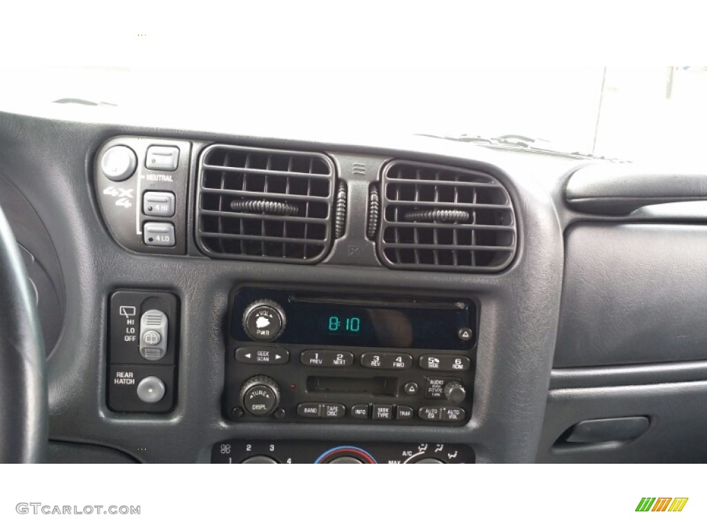 2004 Blazer LS 4x4 - Dark Cherry Red Metallic / Graphite Gray photo #37