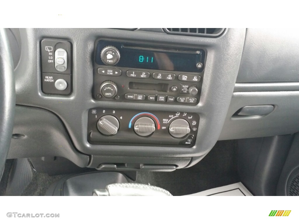 2004 Blazer LS 4x4 - Dark Cherry Red Metallic / Graphite Gray photo #38