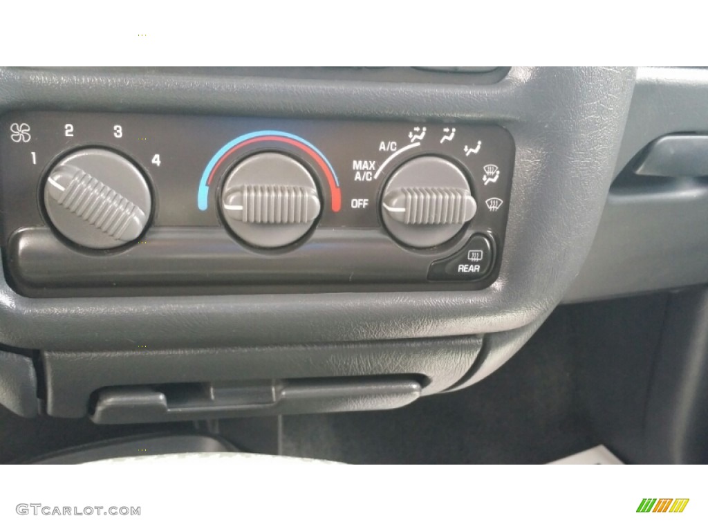 2004 Blazer LS 4x4 - Dark Cherry Red Metallic / Graphite Gray photo #55